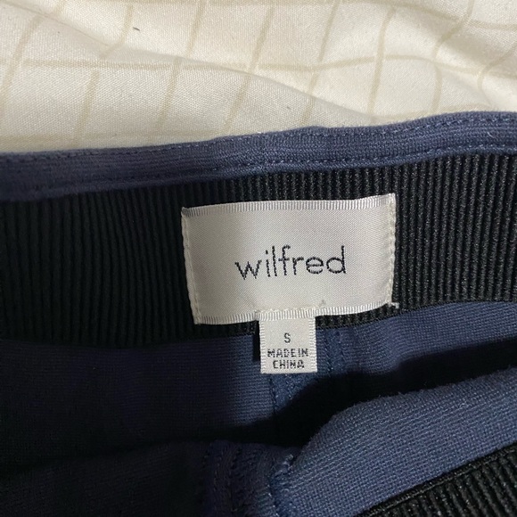 Aritzia Wilfred Skirt size small - Picture 2 of 3